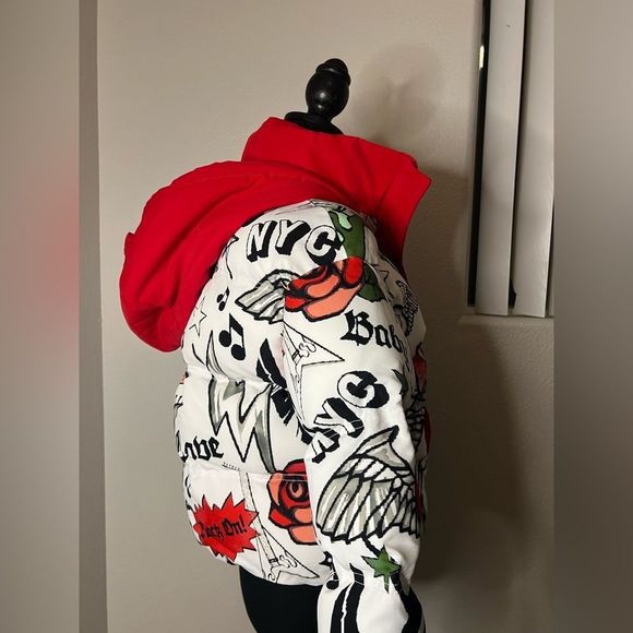NWT Stylish Graphic Winter Puffer Jacket - Picture 3 of 16